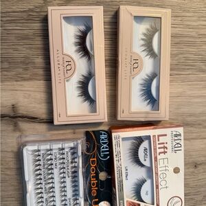 Bundle of lashes